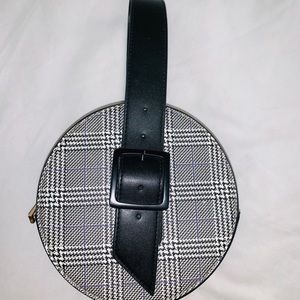 A New Day EUC purse. Houndstooth color/Design